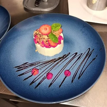 Logis Le Grand Du Louvre Hotel 2*