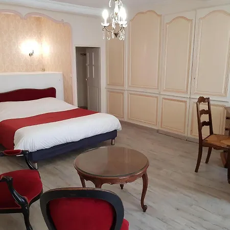 Hotel Logis Le Grand Du Louvre Valognes