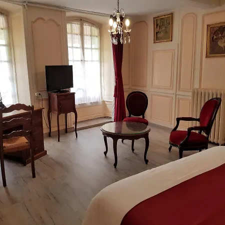 Logis Le Grand Du Louvre Valognes