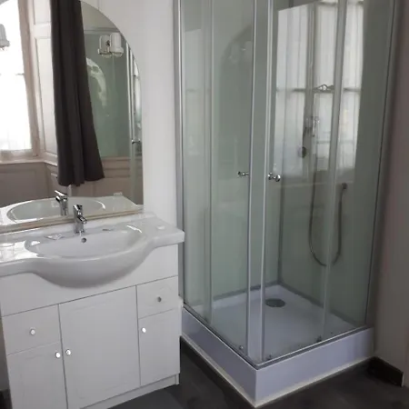 Logis Le Grand Du Louvre 2*