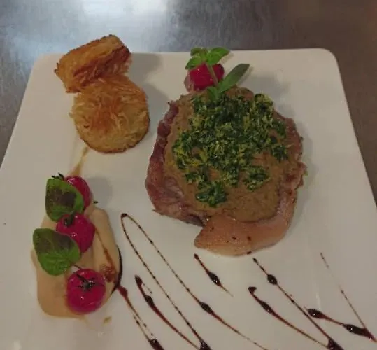 Отель Logis Le Grand Du Louvre 2*