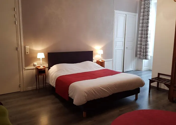 Logis Le Grand Du Louvre Valognes