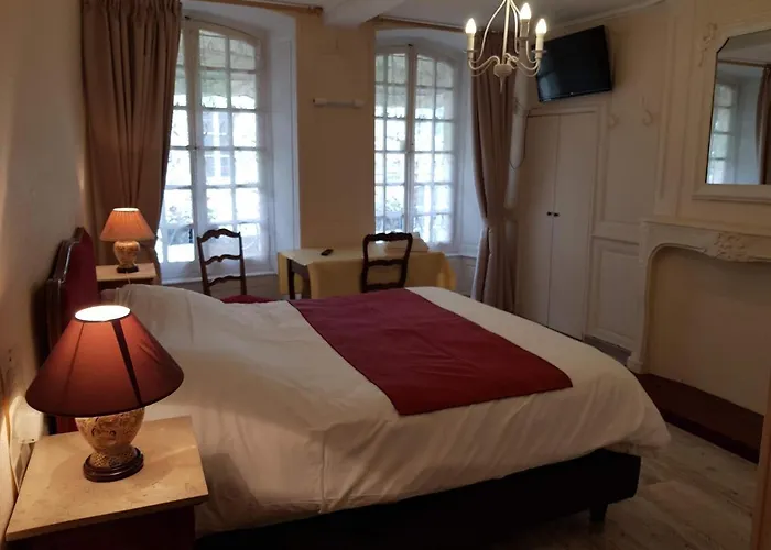 Logis Le Grand Du Louvre 2* Valognes