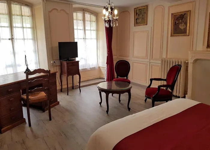 Logis Le Grand Du Louvre Valognes