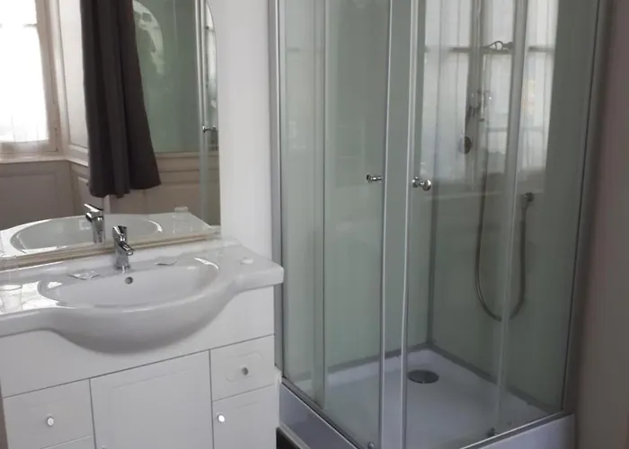 Logis Le Grand Du Louvre 2*